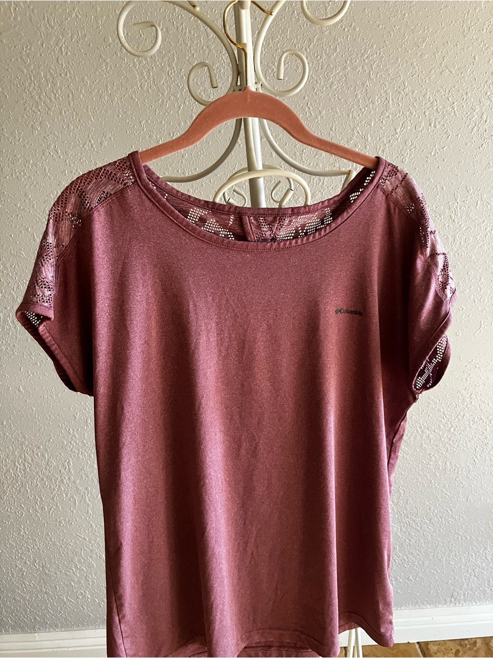 Columbia Women's Dusty Rose Short Sleeve Lace Shoulder Tee